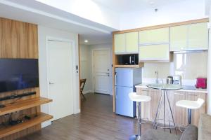 Modern 1BD Executive Suite, Netflix Wifi Pool Gym