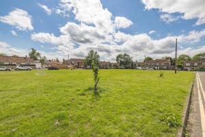 7 Sleeper Cosy Home in Windsor Parking & Legoland