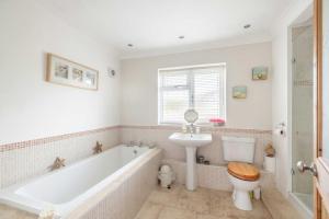 7 Sleeper Cosy Home in Windsor Parking & Legoland