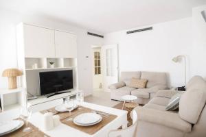 Arena ,Wifi ,Piscinas,Jardines,Gimnasio,Sauna