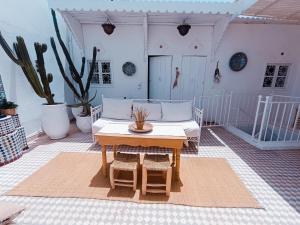 STUDIO BLANCO MÉDINA AVEC TERRASSE