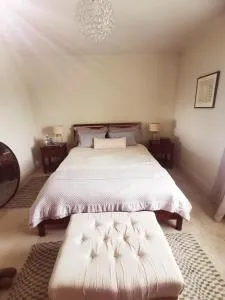 Double Room King Bed Upstairs - Knockcroghery