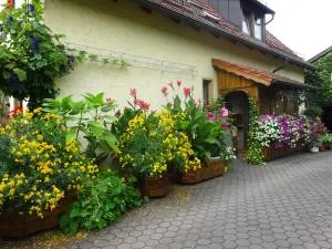 Ferienwohnung Wassergartenparadies - Trebgast