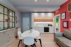 Home Three Colors - by MyHomeInComo