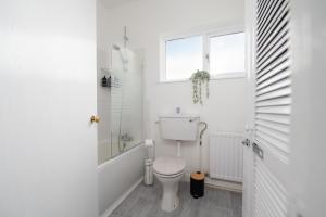 Gorgeous Apartment - Parking - Sleeps 4