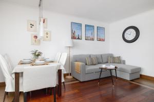 Cozy Apartment with Parking in Kraków by Noclegi Renters