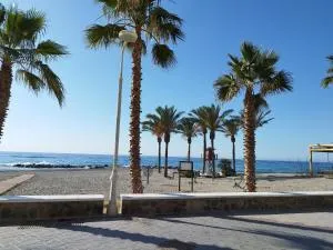 Piso primera línea de playa - Lújar