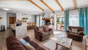 Villa Nira by Villas Holiday