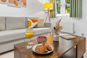 Azalea Apartment Home comforts by the river