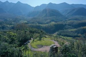 Casa de montanha com hidro no pé da serra