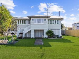 Light filled haven in the heart of Urangan