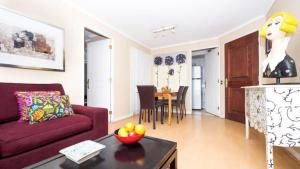 Carmencita St - Classic 1 Bedroom Apartment in El Golf