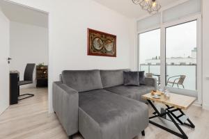 Spacious Apartment with Parking Warsaw Ursus by Renters Prestige