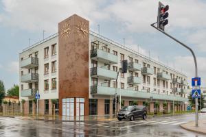 Spacious Apartment with Parking Warsaw Ursus by Renters Prestige