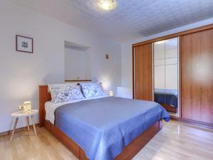 Apartment Bumbak by Interhome