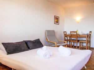 Apartment Valaisia 34A by Interhome