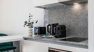 Infante Studio w Parking by LovelyStay