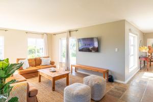 Vista Villa, Ocean & Mountain Views, Fire Pit