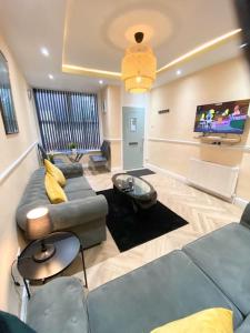 St James Residence close city centre