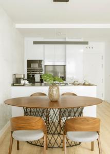 Urban Sky PANDO Apartments 21D