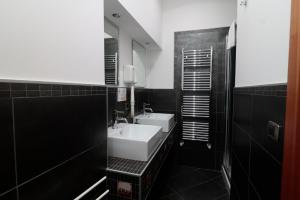 Cardinal Vatican Inn