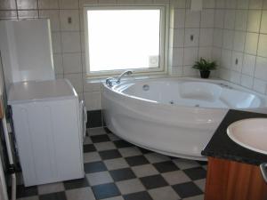 Holiday Home Eljena - 700m from the sea by Interhome