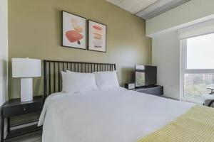 Blueground Old Town gym wd pet area ac CHI-1087