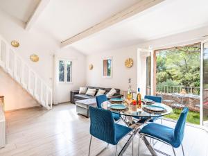 Apartment Font Mourier-2 by Interhome