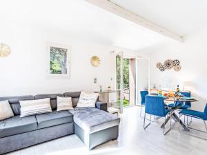 Apartment Font Mourier-2 by Interhome