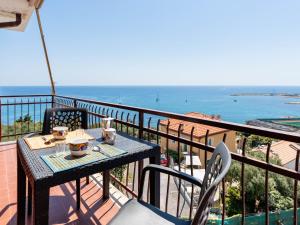 Apartment Sunny Home by Interhome