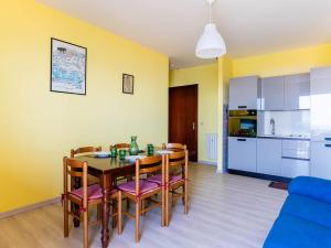 Apartment Sunny Home by Interhome