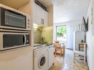 Apartment Les Terrasses de la Méditerranée-13 by Interhome