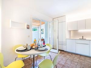 Holiday Home Font Mourier-1 by Interhome