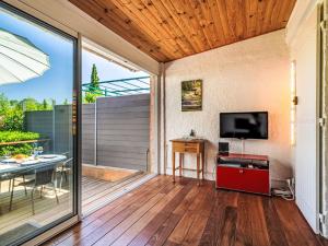 Holiday Home Font Mourier-1 by Interhome