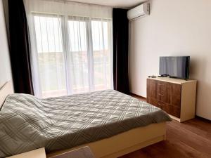 Sunset studio in Shartrez