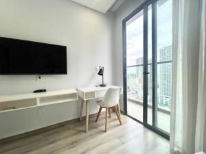 2309 - 2BR - Enjoy The Peaceful Moment - Marina Suites