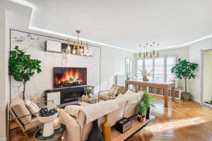 Premium and spacious apart with terrace and parking - 4hvězdičkové hotely ve městě Courbevoie