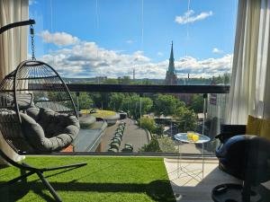 1 bedroom apartment with city views