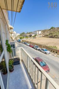 Cosy 1BR Apt with private balcony in St Pauls Bay by 360 Estates