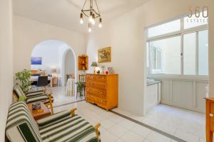 Cosy 1BR Apt with private balcony in St Pauls Bay by 360 Estates