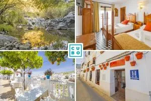 Cubo's Hostal La Plaza Room 102 with Breakfast - Tolox