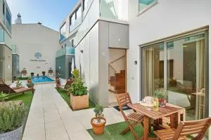 Stylish Townhouse In Tavira Centre, Shared Pool - Asseca