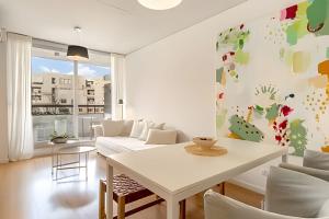 Cozy Apartment w Pool, Gym,24h Security & Parking