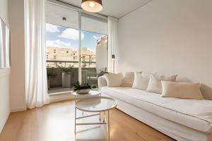 Cozy Apartment w Pool, Gym,24h Security & Parking