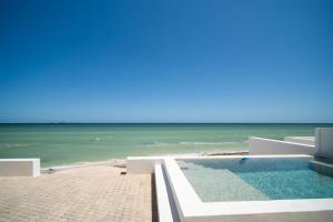 PENINSULA STAYS 4BR Beach House @ PROGRESO The Best Location in the Yucatan