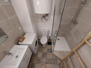 Le Petit Lons - Parking gratuit - 6min Hippodrome - 7min Université - WIFI