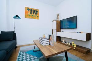 King size accommodation on tay ho street