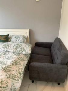 Studi5 Cozy Urban Studio with Modern Amenities in Prime Location