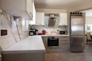 Tselepis Villa at Lakithra