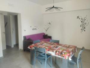 Charming House with Pool in Arenella, Air Conditioning